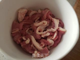 孜然羊肉炒饼丝的做法步骤：6