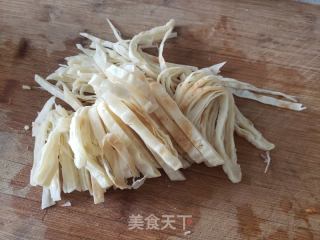 孜然羊肉炒饼丝的做法步骤：4