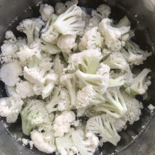 家常小炒菜花的做法步骤：1