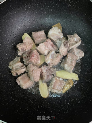排骨炖白菜粉条的做法步骤：4