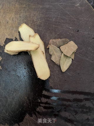 排骨炖白菜粉条的做法步骤：2