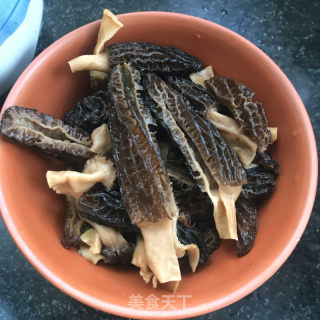 羊肚菌炒佛手瓜的做法步骤：5