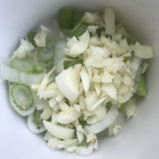 羊肚菌炒佛手瓜的做法步骤：3