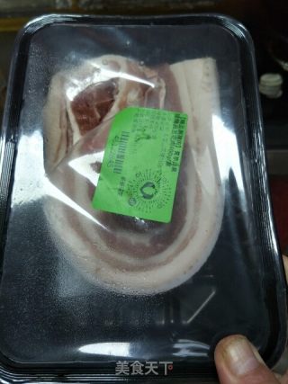 腐乳烧肉的做法步骤：1
