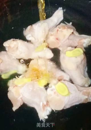 红烧鸡翅根的做法步骤：3