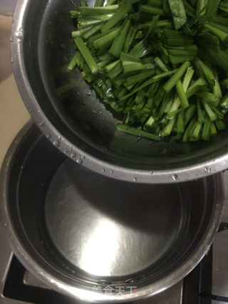 韭菜蛋花汤的做法步骤：4