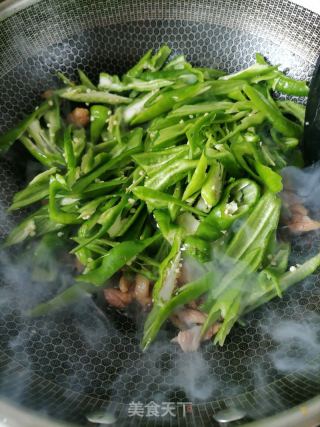 青椒炒肉的做法步骤：5