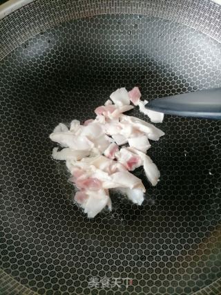 青椒炒肉的做法步骤：2