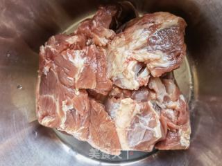 白切羊腿肉的做法步骤：1