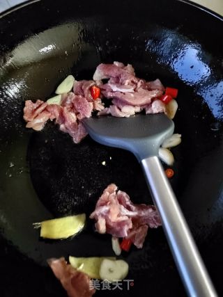 丝瓜炒肉的做法步骤：2