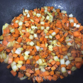 腊肉胡萝卜炒饭的做法步骤：5