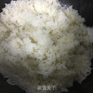 腊肉胡萝卜炒饭的做法步骤：1