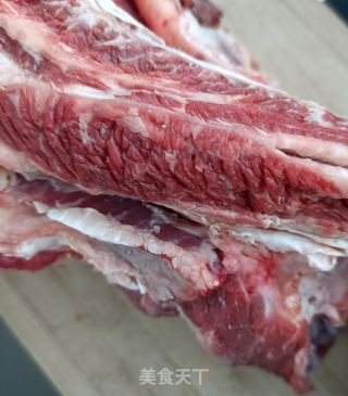 白萝卜炖牛腩的做法步骤：1