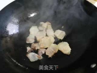 西兰花炒回锅肉的做法步骤：7