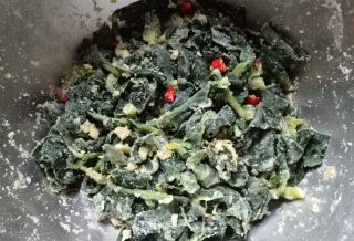 小米椒蒜泥拌蒸菠菜的做法步骤：14