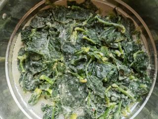 小米椒蒜泥拌蒸菠菜的做法步骤：11