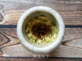 小米椒蒜泥拌蒸菠菜的做法步骤：10