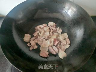 胡萝卜炒回锅肉的做法步骤：5