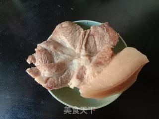 胡萝卜炒回锅肉的做法步骤：3
