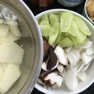 香辣时蔬干锅的做法步骤：4