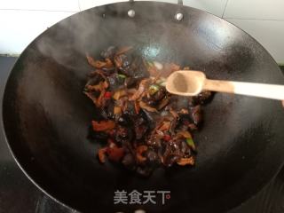 黑木耳炒肉的做法步骤：10