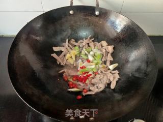 黑木耳炒肉的做法步骤：4
