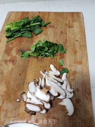 菠菜香菇手工面的做法步骤：6