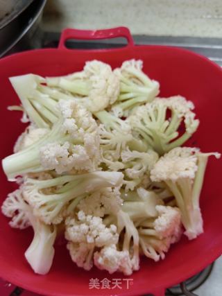 干辣椒煸炒花菜的做法步骤：1