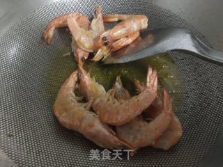 红烧虾的做法步骤：2