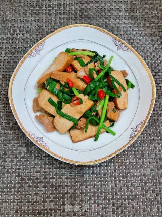 韭菜香干炒肉片的做法步骤：13