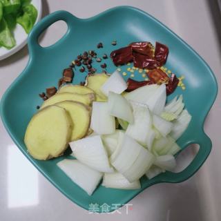 香菇辣子鸡的做法步骤：6
