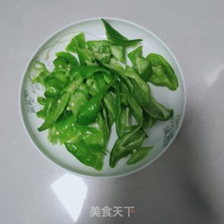 香菇辣子鸡的做法步骤：5