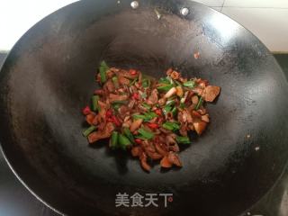 蒜苗炒鸭杂的做法步骤：14