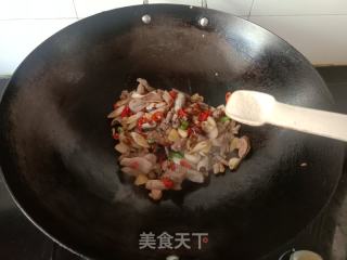 蒜苗炒鸭杂的做法步骤：9