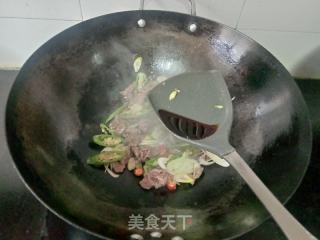 大葱青椒炒牛肉的做法步骤：11