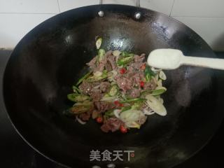 大葱青椒炒牛肉的做法步骤：10