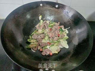 大葱青椒炒牛肉的做法步骤：9