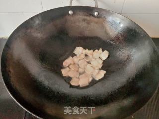 五花肉炒西蓝花的做法步骤：5