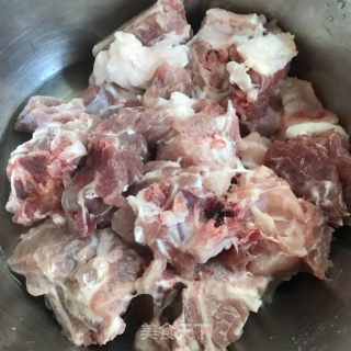 红烧果味排骨的做法步骤：1