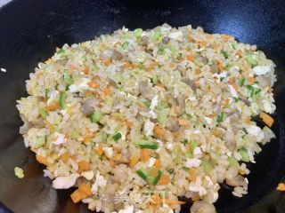 海参蛋炒饭的做法步骤：11