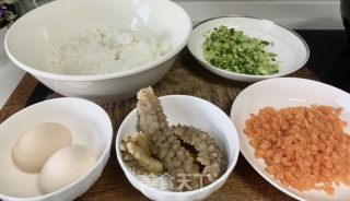 海参蛋炒饭的做法步骤：1