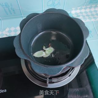 小米菠菜粥的做法步骤：4