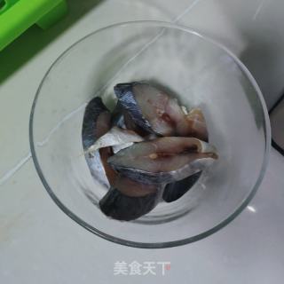 烤鲅鱼的做法步骤：1