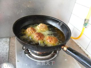 红烧狮子头的做法步骤：7
