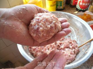 红烧狮子头的做法步骤：6