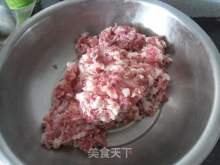 红烧狮子头的做法步骤：1
