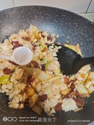 香肠泡菜炒饭的做法步骤：5