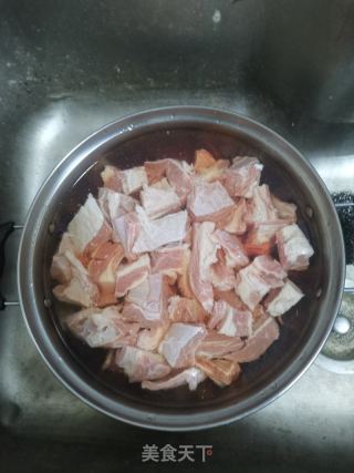牛肉炖土豆的做法步骤：2