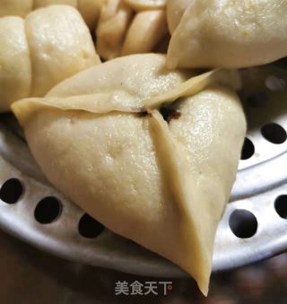 糖三角腊肠卷的做法步骤：11