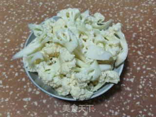 黑木耳炒花菜的做法步骤：3